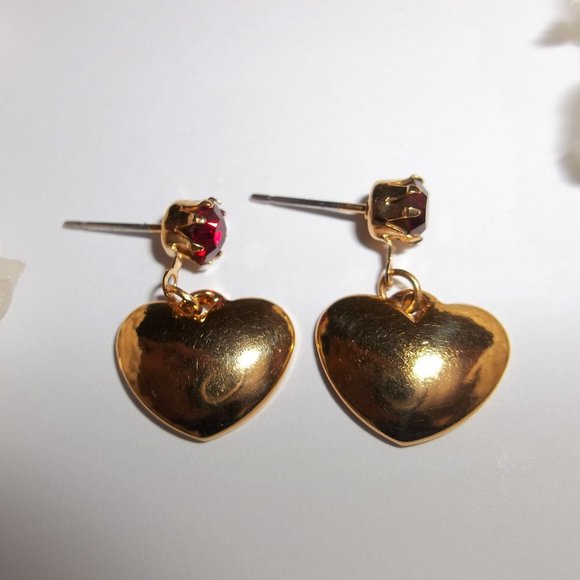 Pre-owned Heart Earrings Gold & Faux Ruby Red Post Stud Dangle Drop Jewelry A209 - Picture 2 of 4